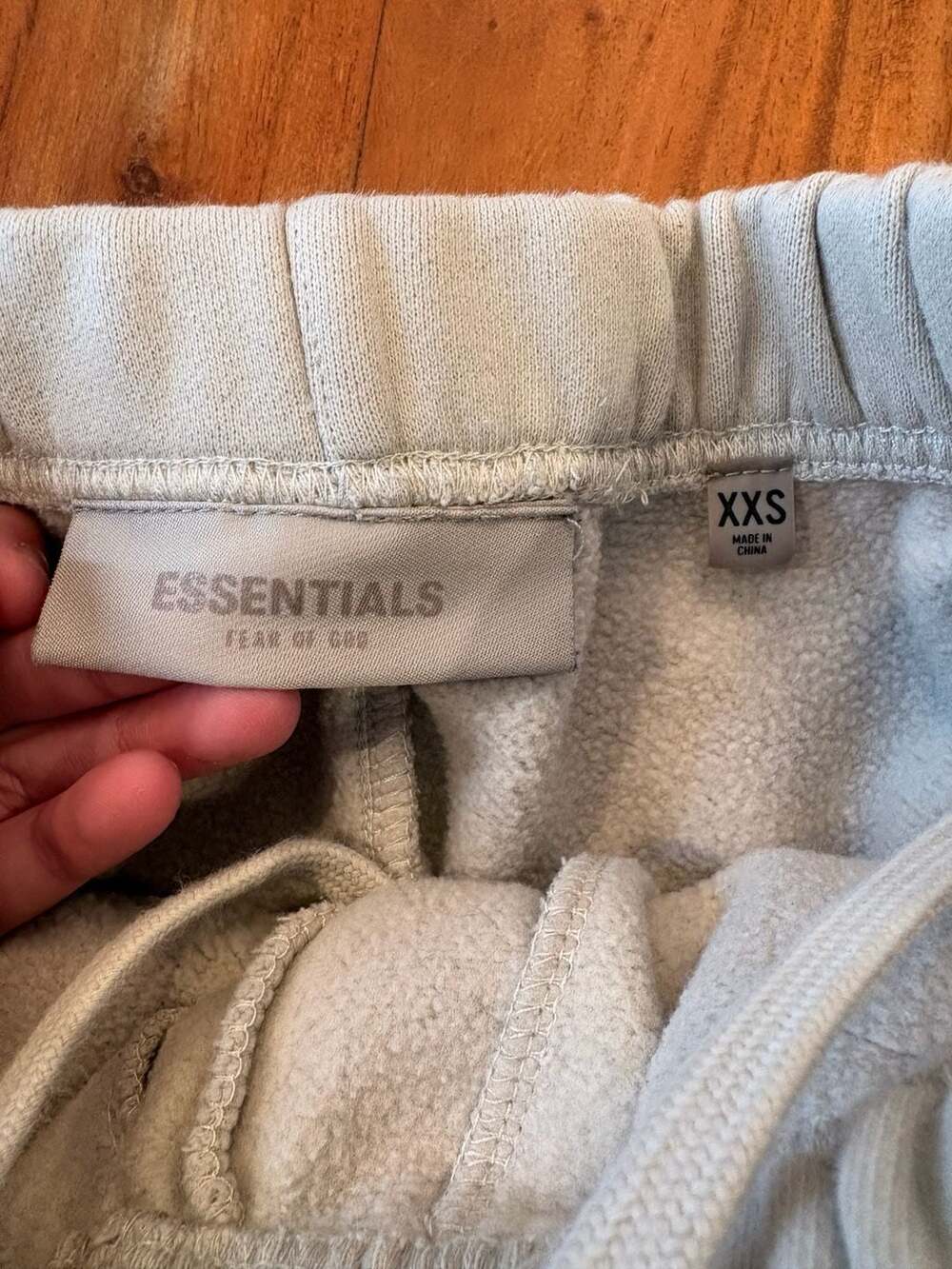 Fear of God Essentials Fleece Shorts Timber - Picture 5 of 5